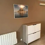 2 3 Possibilites A 10 Mn Du Mont Saint Michel Apartment