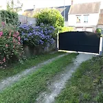 2 3 Possibilites A 10 Mn Du Mont Saint Michel *