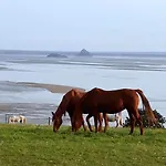 2 3 Possibilites A 10 Mn Du Mont Saint Michel Apartment