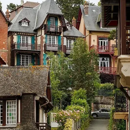 A 10 Minutes Du Mont Saint Michel