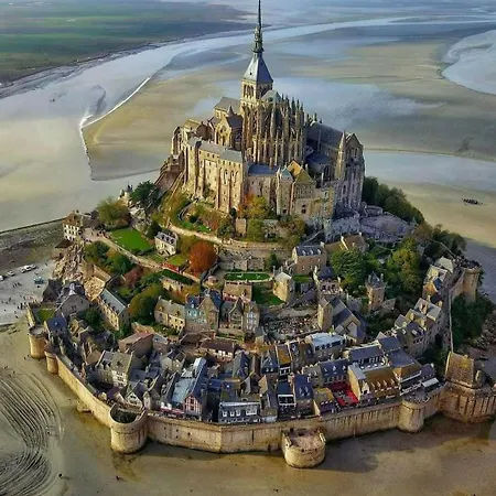 2 3 Possibilites A 10 Mn Du Mont Saint Michel Daire Tanis