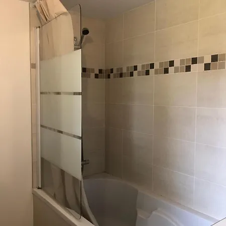 A 10 Minutes Du Mont Saint Michel アパート