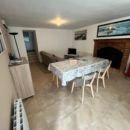 2 3 Possibilites A 10 Mn Du Mont Saint Michel *
