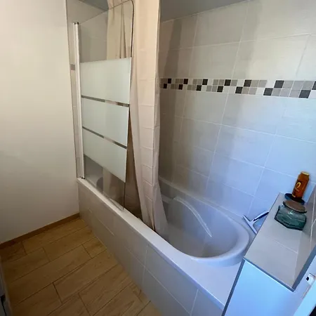 Apartment 2 3 Possibilites A 10 Mn Du Mont Saint Michel Tanis